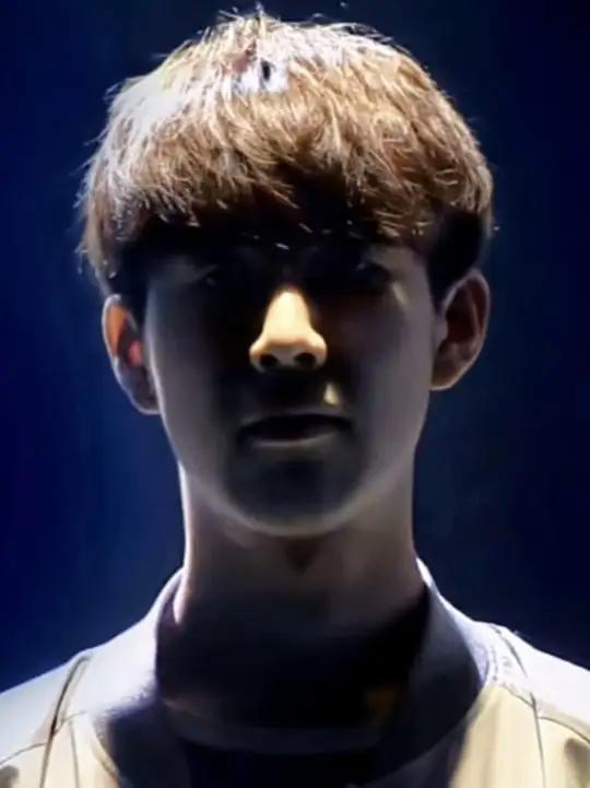 资讯活久见！世界赛首次！决赛圈打包拼药，成功吃鸡！