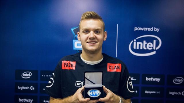 果然是流量之王，EDG大战RNG网友评论金句频出